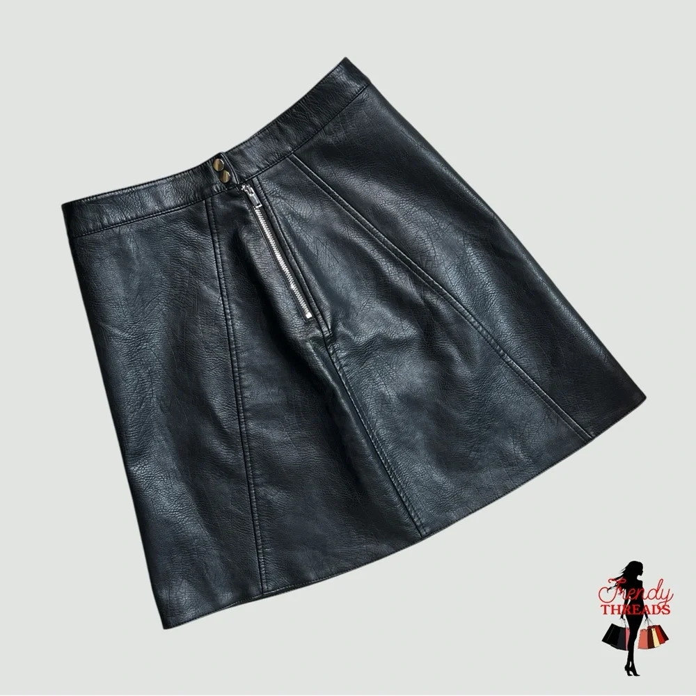 Zara Basic SMALL Faux Leather Black Mini Skirt Classic Gothic Witchy Punk Office - Picture 3 of 11
